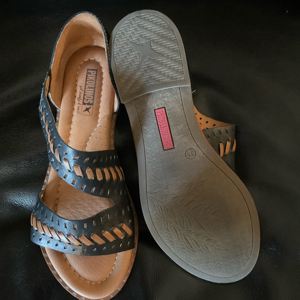 PIKOLINOS Black and Tan Leather Sandals - Picture 4 of 4